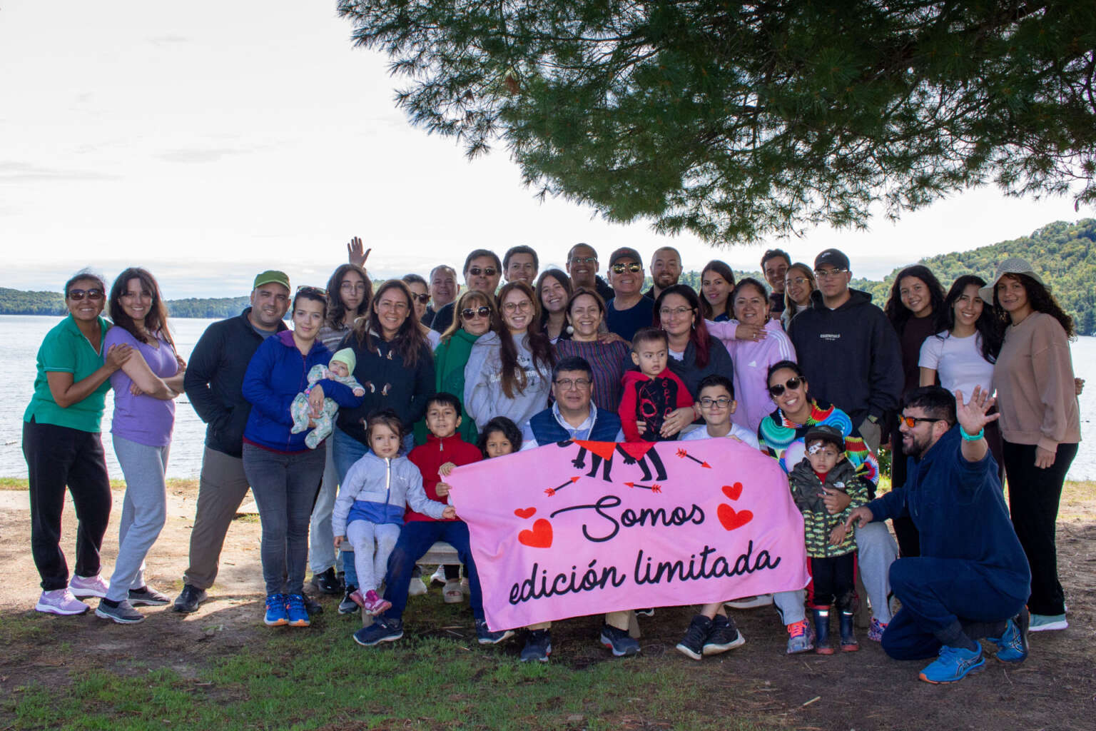 Congregacion del centro cristiano latinoamericano de lachine en el retiro de 2022